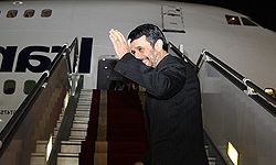 احمدی‌نژاد گلستان را به مقصد تهران ترک کرد